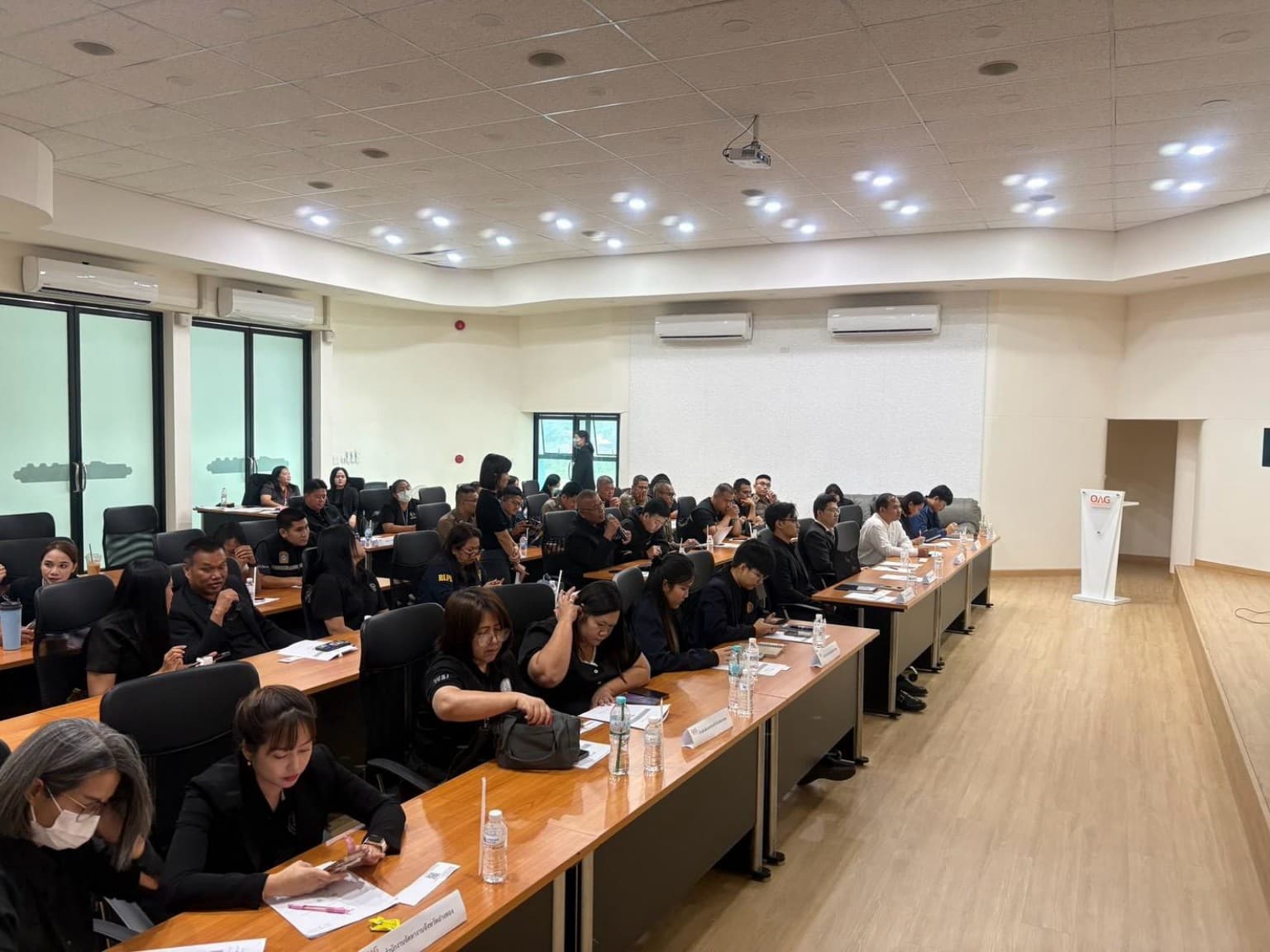 บรรยากาศการอบรมผู้แทนหน่วยงานในห้องประชุม